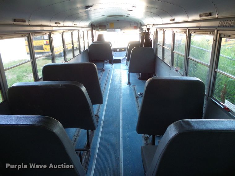 image for item FU9302 2003 Thomas Built Saf-T-Liner MVP EF school bus