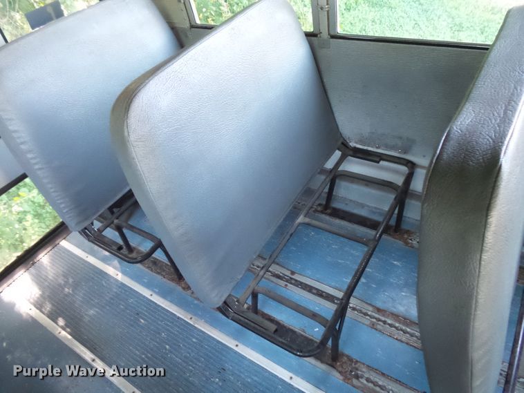 image for item FU9302 2003 Thomas Built Saf-T-Liner MVP EF school bus