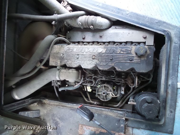 image for item FU9302 2003 Thomas Built Saf-T-Liner MVP EF school bus