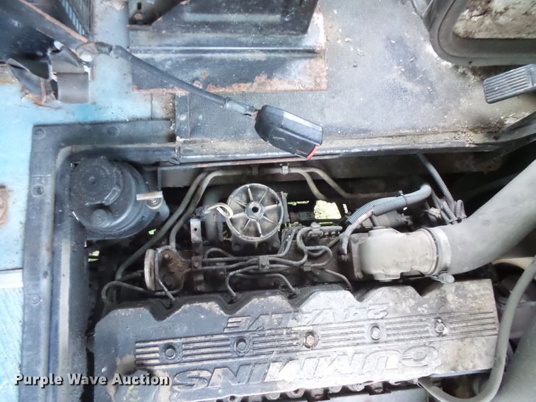 image for item FU9302 2003 Thomas Built Saf-T-Liner MVP EF school bus