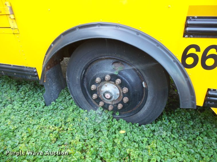 image for item FU9302 2003 Thomas Built Saf-T-Liner MVP EF school bus