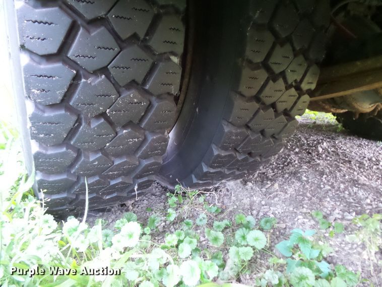 image for item FU9302 2003 Thomas Built Saf-T-Liner MVP EF school bus