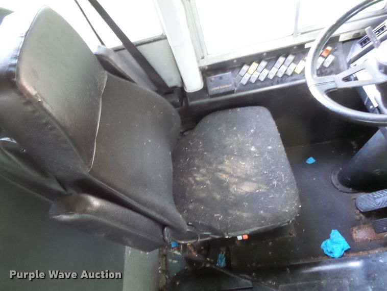 image for item FU9303 2010 Thomas Built Saf-T-Liner EF school bus