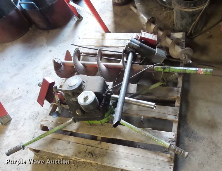 image for item FU9332 Post hole auger