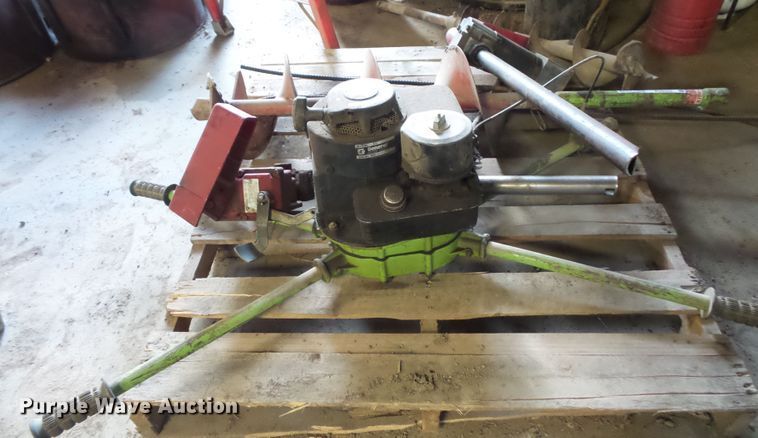 image for item FU9332 Post hole auger