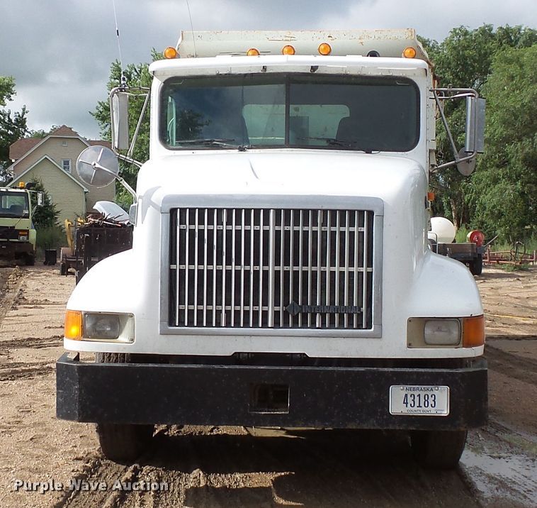 image for item FU9334 1995 International 9200 dump truck