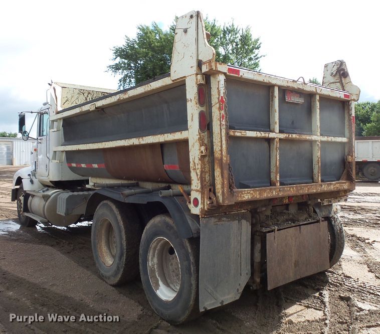 image for item FU9334 1995 International 9200 dump truck