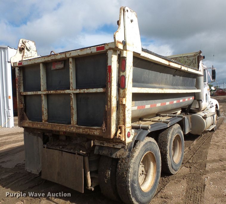 image for item FU9334 1995 International 9200 dump truck