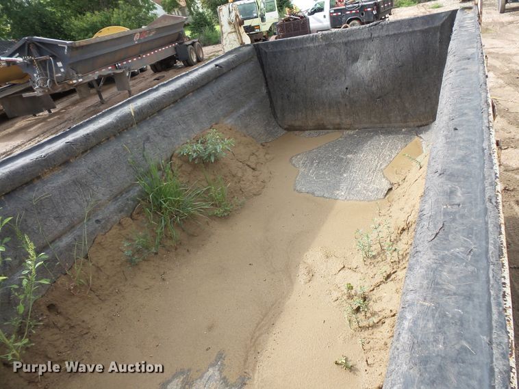 image for item FU9334 1995 International 9200 dump truck