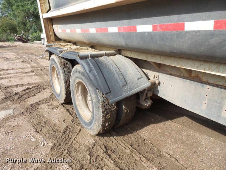 image for item FU9334 1995 International 9200 dump truck