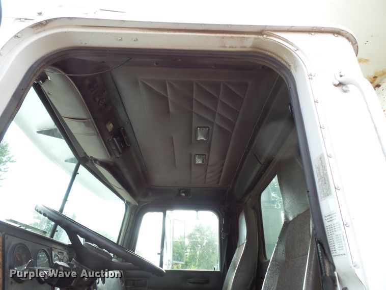 image for item FU9334 1995 International 9200 dump truck