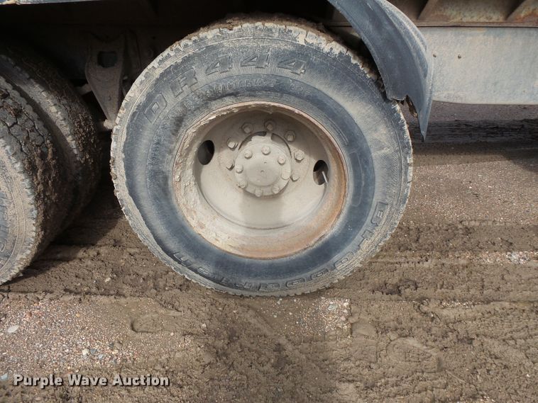 image for item FU9334 1995 International 9200 dump truck