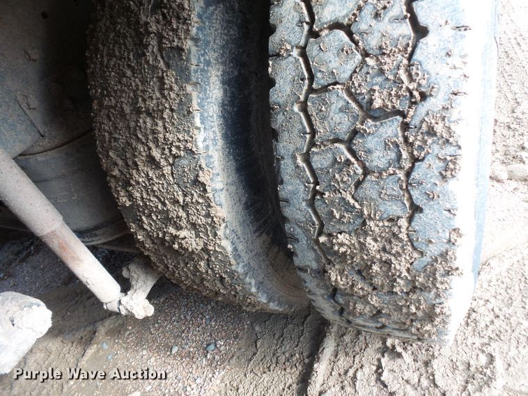 image for item FU9334 1995 International 9200 dump truck