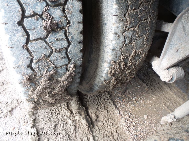 image for item FU9334 1995 International 9200 dump truck