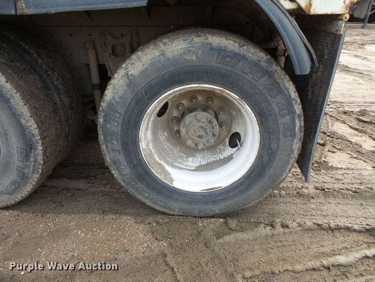 image for item FU9334 1995 International 9200 dump truck