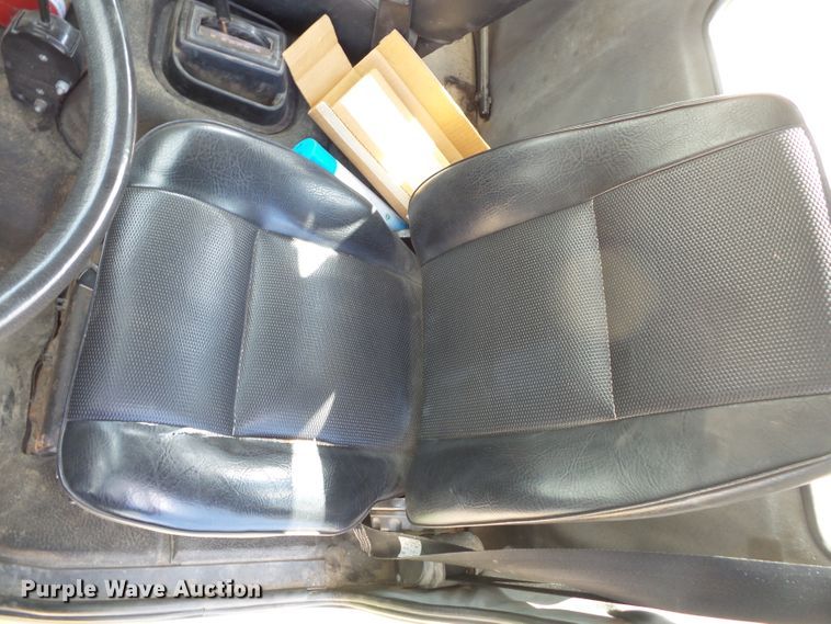 image for item FU9336 1992 Ford CF8000 truck cab and chassis