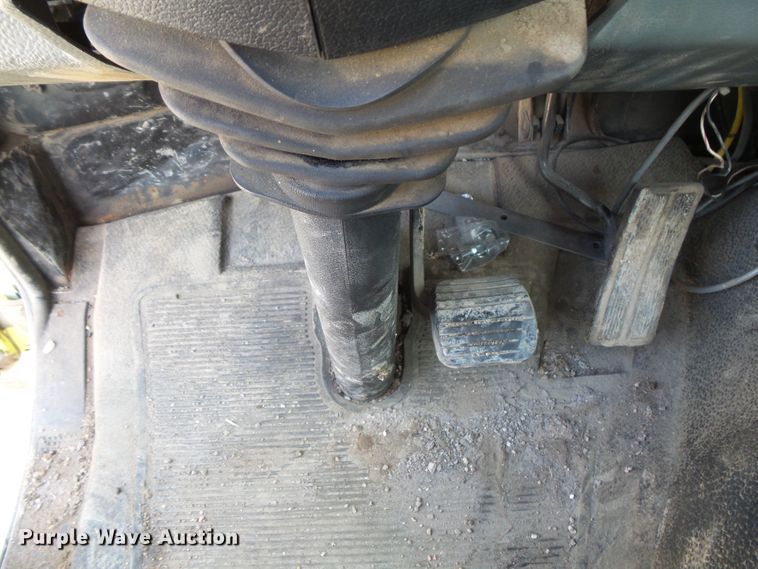 image for item FU9336 1992 Ford CF8000 truck cab and chassis