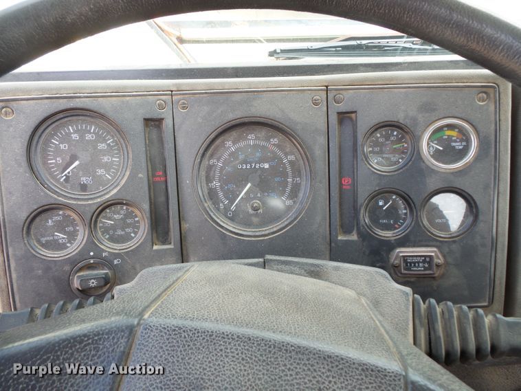 image for item FU9336 1992 Ford CF8000 truck cab and chassis