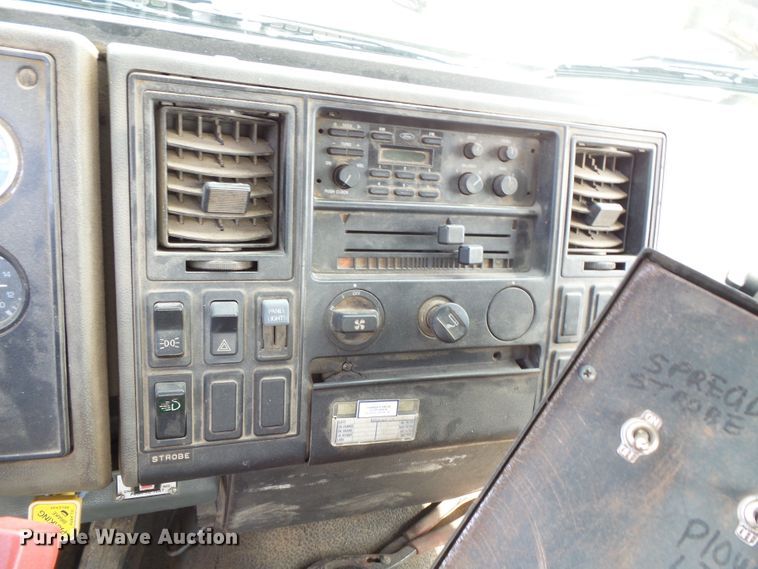 image for item FU9336 1992 Ford CF8000 truck cab and chassis