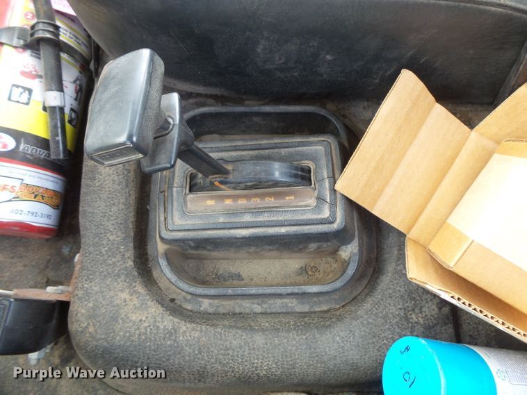 image for item FU9336 1992 Ford CF8000 truck cab and chassis