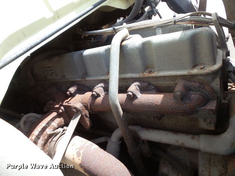 image for item FU9336 1992 Ford CF8000 truck cab and chassis