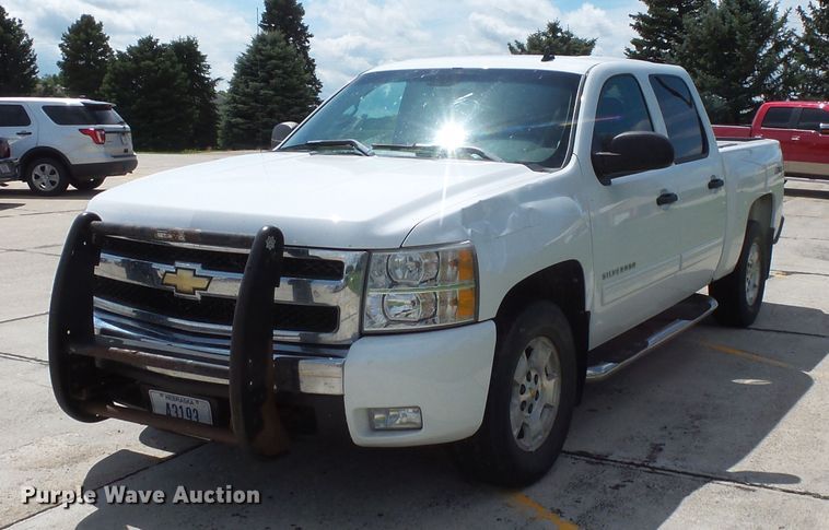 image for item FU9340 2011 Chevrolet Silverado 1500 Crew Cab pickup truck