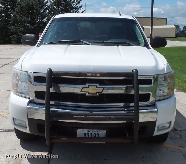 image for item FU9340 2011 Chevrolet Silverado 1500 Crew Cab pickup truck