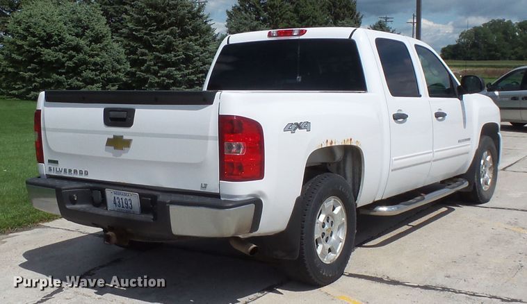 image for item FU9340 2011 Chevrolet Silverado 1500 Crew Cab pickup truck