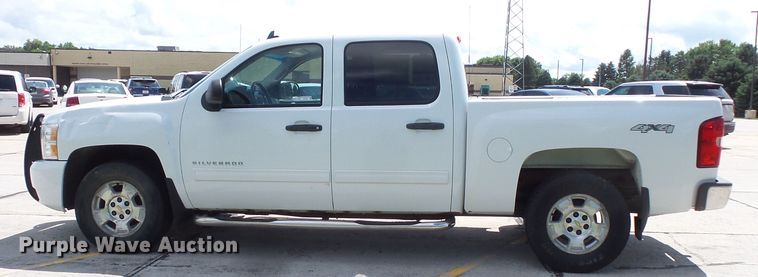 image for item FU9340 2011 Chevrolet Silverado 1500 Crew Cab pickup truck