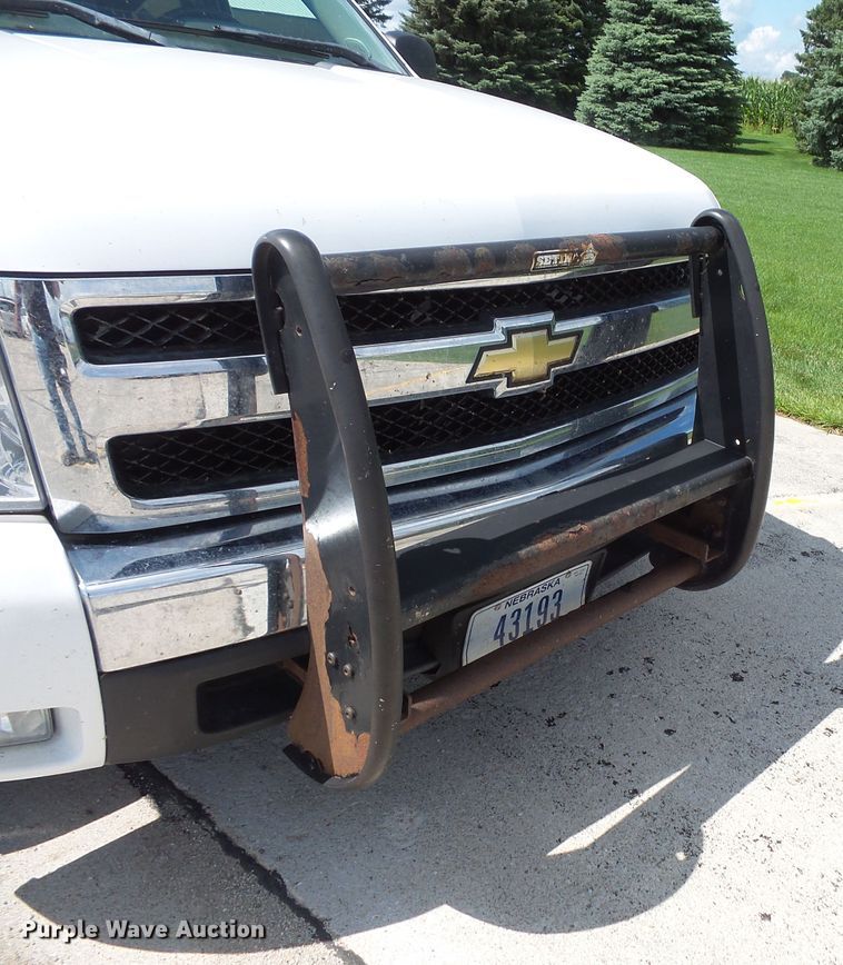 image for item FU9340 2011 Chevrolet Silverado 1500 Crew Cab pickup truck