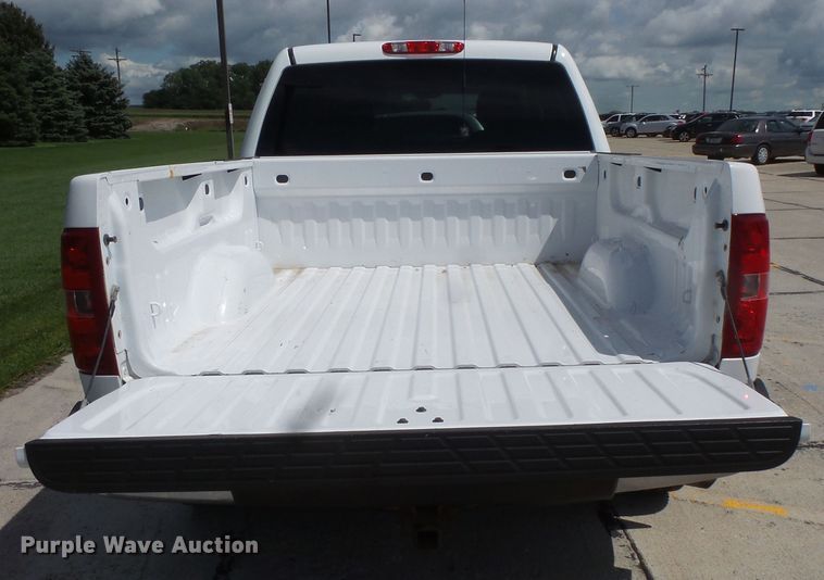 image for item FU9340 2011 Chevrolet Silverado 1500 Crew Cab pickup truck