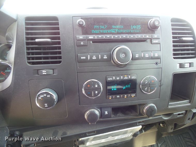 image for item FU9340 2011 Chevrolet Silverado 1500 Crew Cab pickup truck