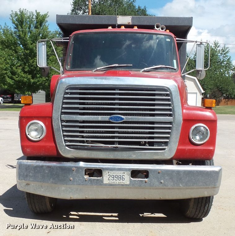 image for item FU9342 1988 Ford L9000 dump truck