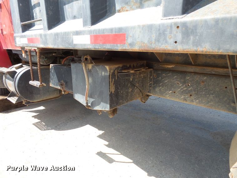 image for item FU9342 1988 Ford L9000 dump truck