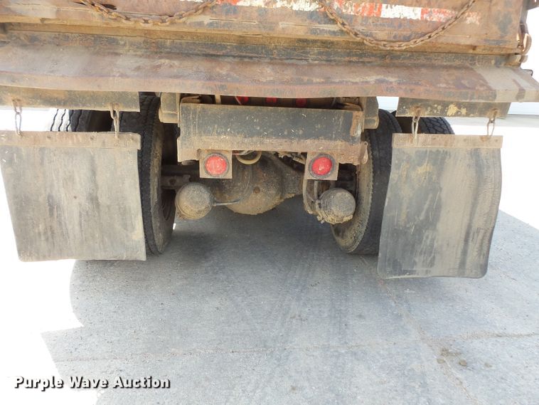 image for item FU9342 1988 Ford L9000 dump truck