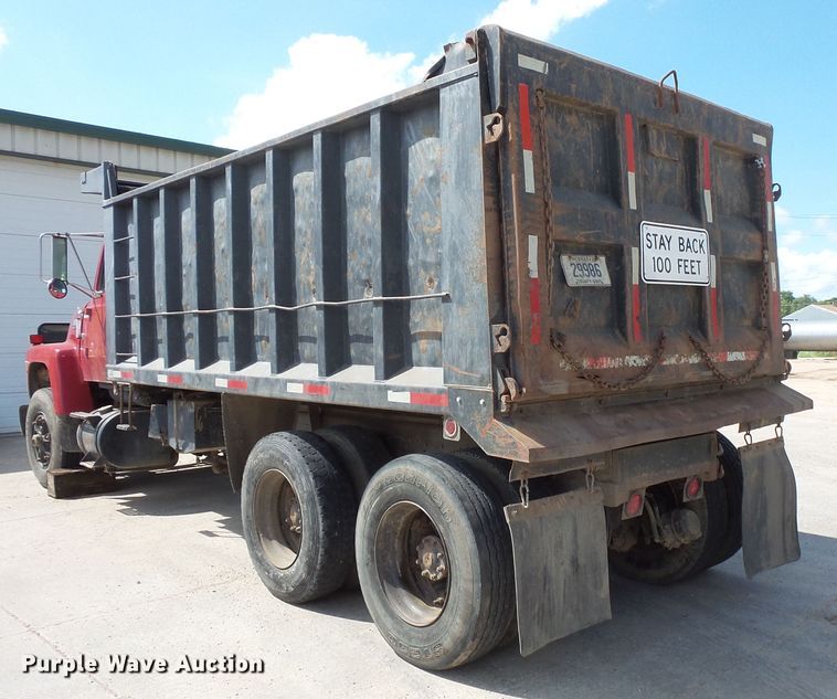 image for item FU9342 1988 Ford L9000 dump truck