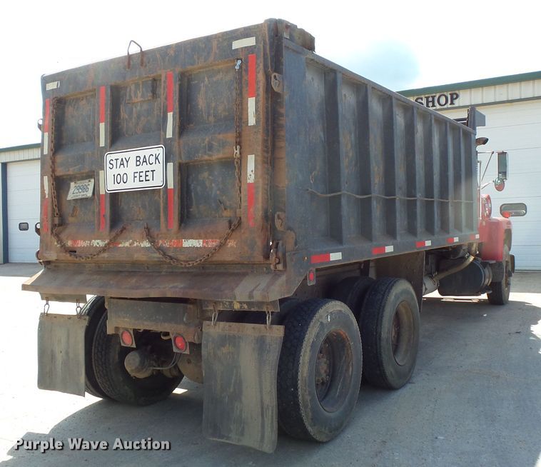 image for item FU9342 1988 Ford L9000 dump truck