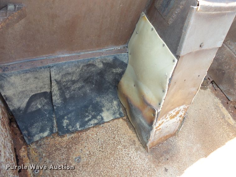 image for item FU9342 1988 Ford L9000 dump truck