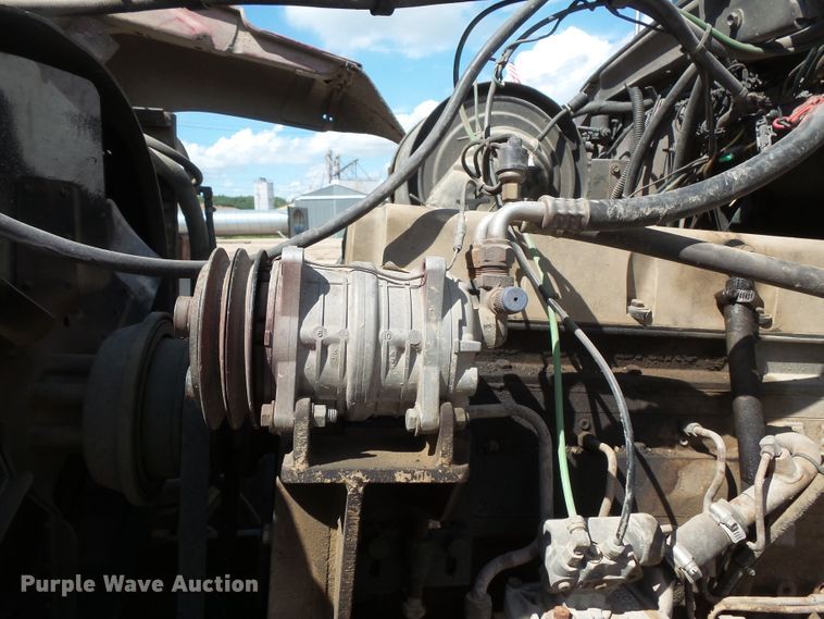 image for item FU9342 1988 Ford L9000 dump truck