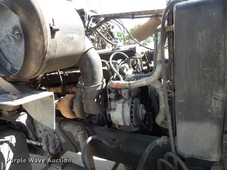 image for item FU9342 1988 Ford L9000 dump truck