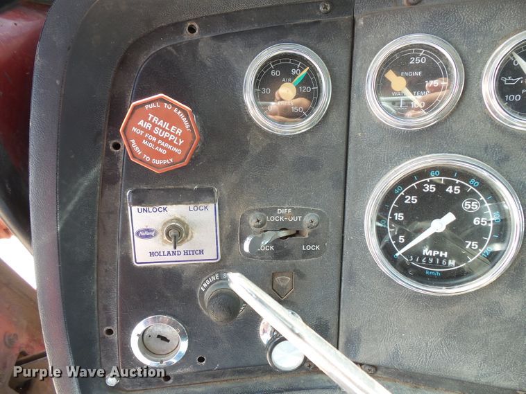 image for item FU9342 1988 Ford L9000 dump truck