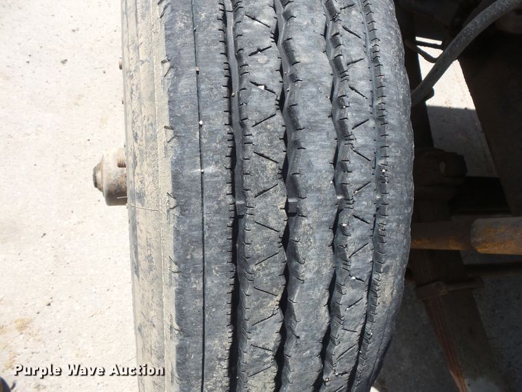 image for item FU9342 1988 Ford L9000 dump truck