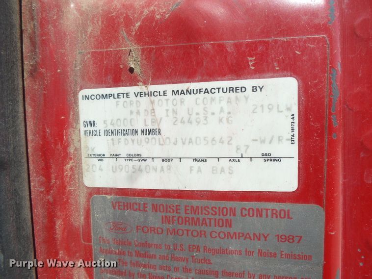 image for item FU9342 1988 Ford L9000 dump truck