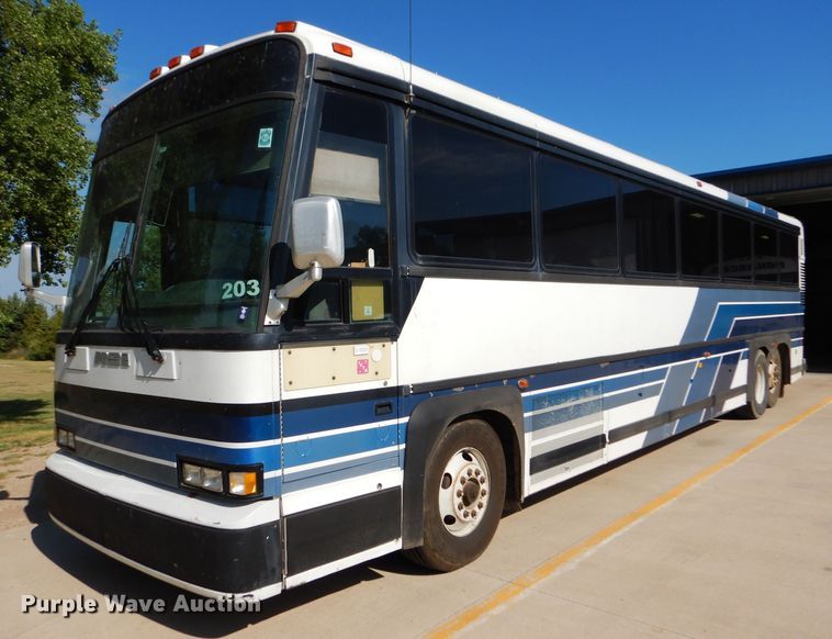 image for item FY9735 1993 MCI 102-C3 coach bus