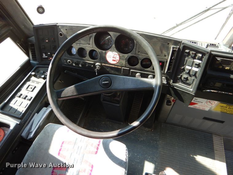 image for item FY9735 1993 MCI 102-C3 coach bus