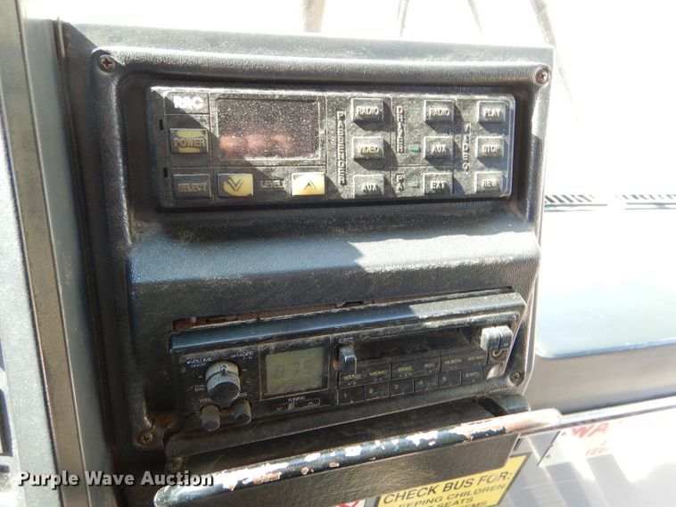 image for item FY9735 1993 MCI 102-C3 coach bus