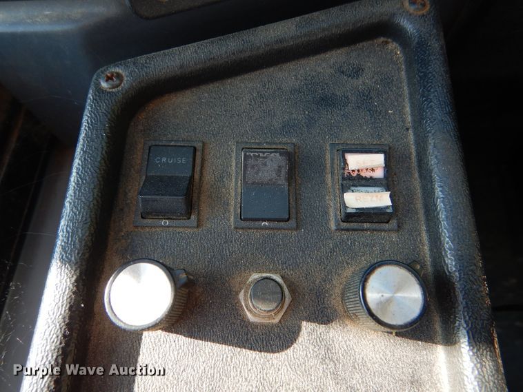 image for item FY9735 1993 MCI 102-C3 coach bus