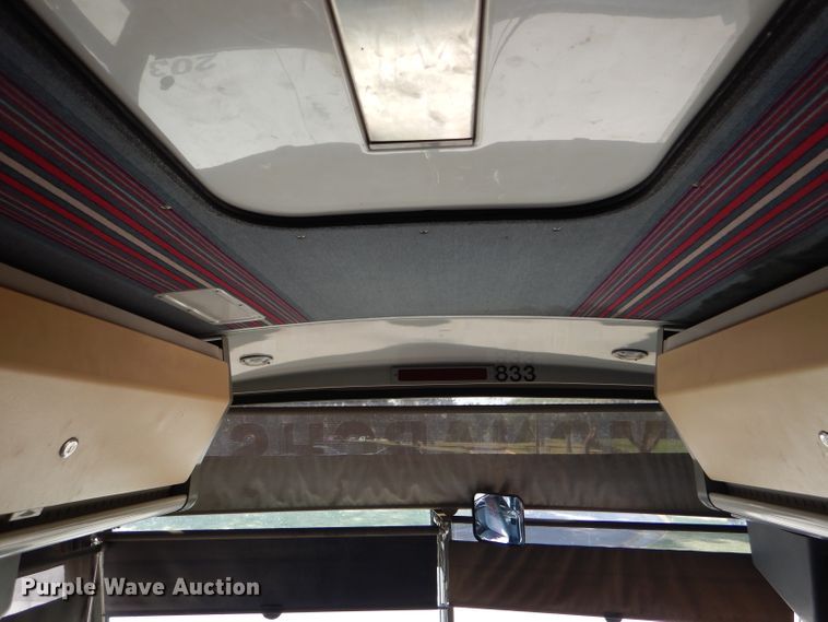 image for item FY9735 1993 MCI 102-C3 coach bus