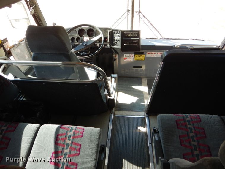 image for item FY9735 1993 MCI 102-C3 coach bus