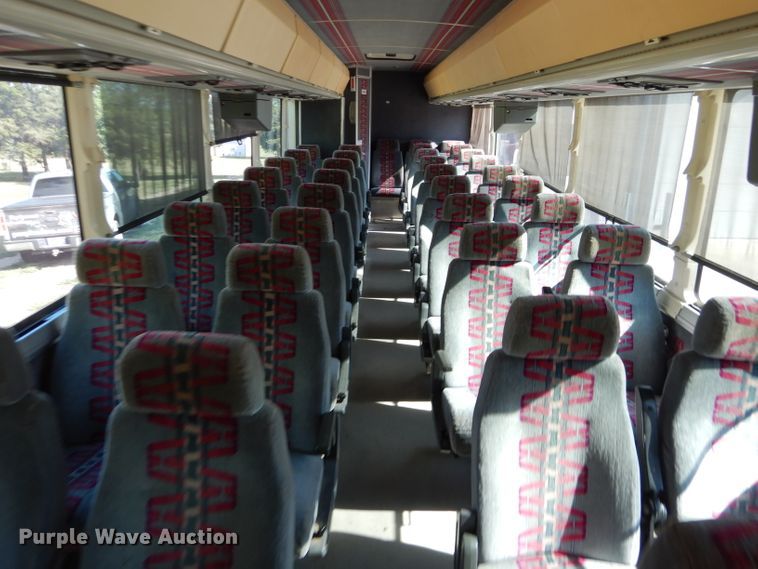 image for item FY9735 1993 MCI 102-C3 coach bus